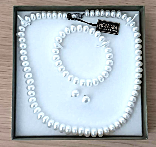 Elegant honora cultured pearl - cultured,