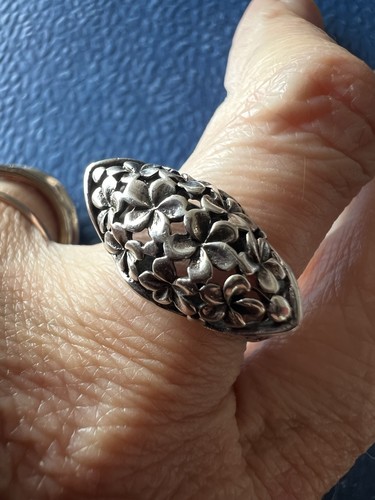 Lovely floral silver suarti - lovely,