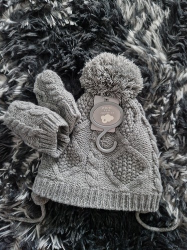 Hat and mittens - and, set