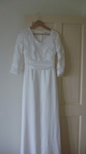LADIES WEDDING DRESS BNWOT SIZE MEDIUM