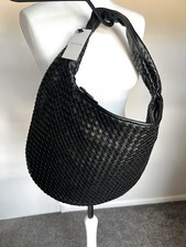 Èdyisa Black Woven Oversized