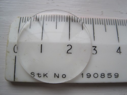 28mm plastic plano - plano, convex