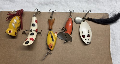 Vtg fishing lures - lures, used/old
