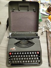 Empire Aristocrat Vintage Typewriter Working with Case