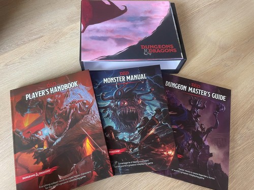 Dungeons dragons 5e core - &,