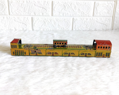 Vintage train tin toy - vintage,