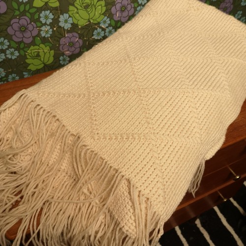 Classic cream diamond knitted - classic,