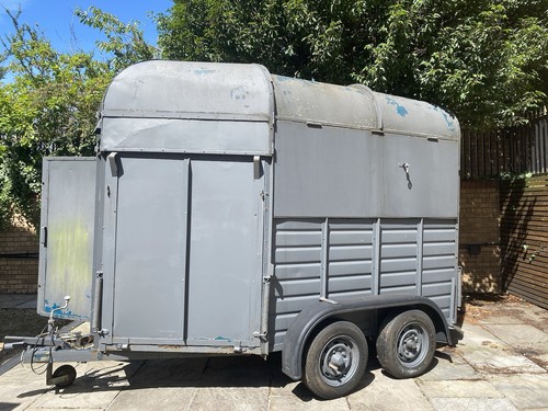 Horse box trailer for - box,