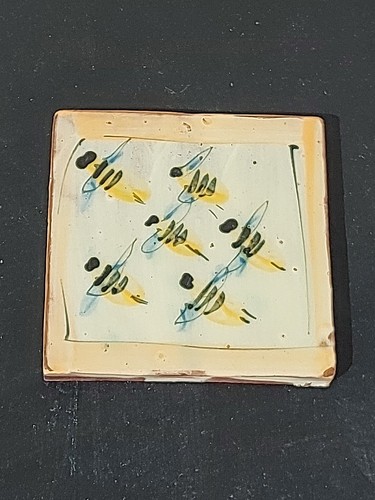 Studio pottery bee design - studio, wall