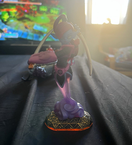 100 working skylanders giant - 100%,