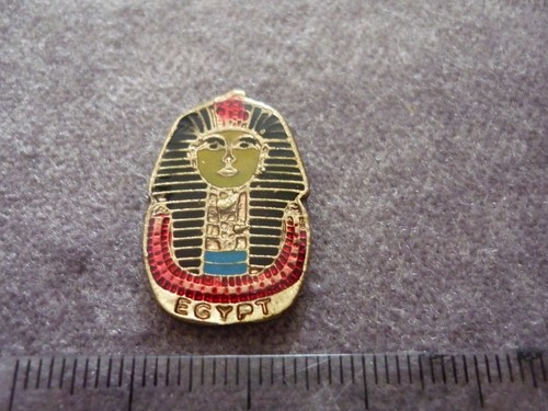 Egyptian lapel badge king - lapel,