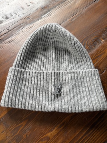 Louis vuitton ahead - louis, beanie