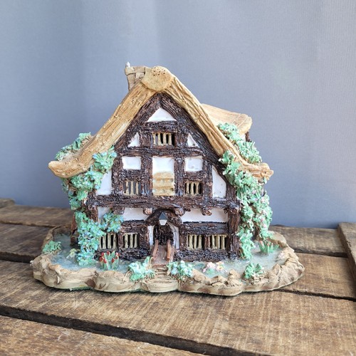 Lovely thatched cottage house - lovely,