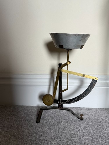 Vintage pendulum postal scale
