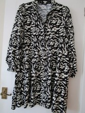 Ladies Size 16 George Black & White Dress