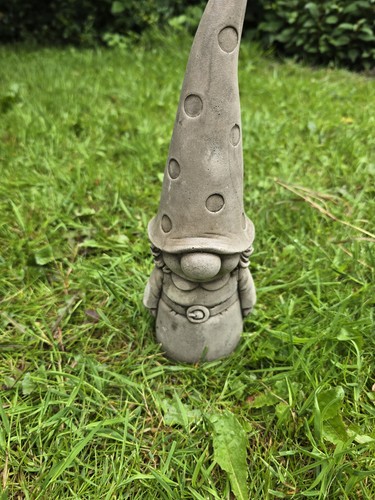 Girl gnome stone garden - gnome,