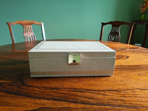 Vintage large jewellery box - large, in
