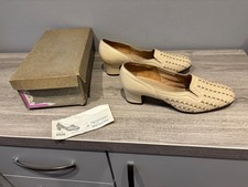 Vintage Ladies Shoes Nil Sim-il-e Halcyon Beige Size 7  Brand New Old Stock