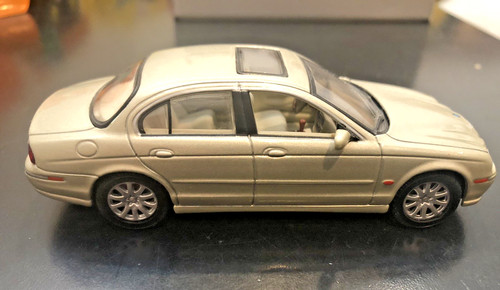 Maisto jaguar type sedan - jaguar,