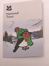 National Trust STOURHEAD Christmas Robin Glitter Charity Pin Badge FREE POST