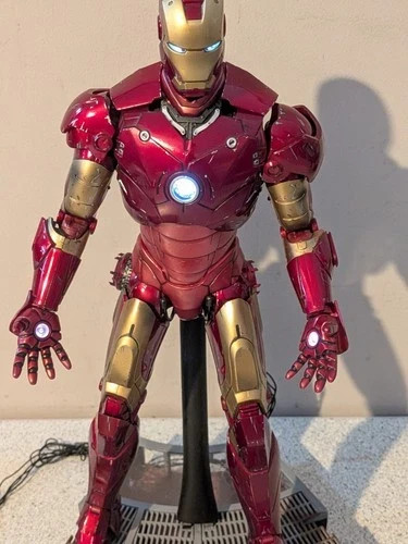 Hot toys iron man - hot,