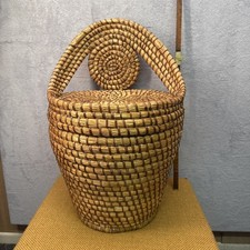Vintage 60’s Wicker/Rattan Alibaba Laundry/Linen/Display Seat (lid) 24.5” x 16”