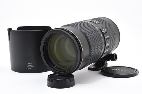 Near mint hood nikon - w/hood,