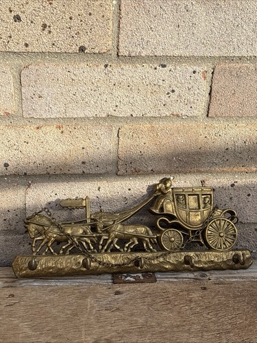 Horse carriage key keychain - horse,