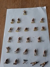 23 x British 8th Army Ww2 Hand Painted Soldiers In 1 : 72 Scale