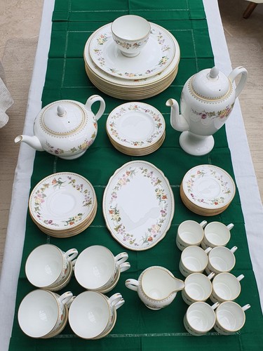 Wedgwood bone china - ,