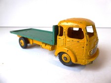 Dinky Toys 33 'SIMCA CARGO' -