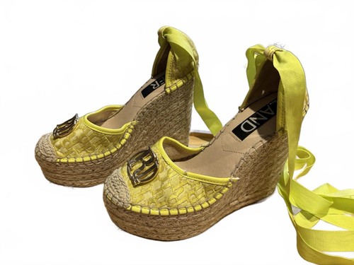 River island yellow logo - river,