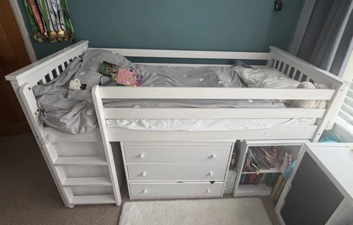Cabin bed mid level with - cabin,