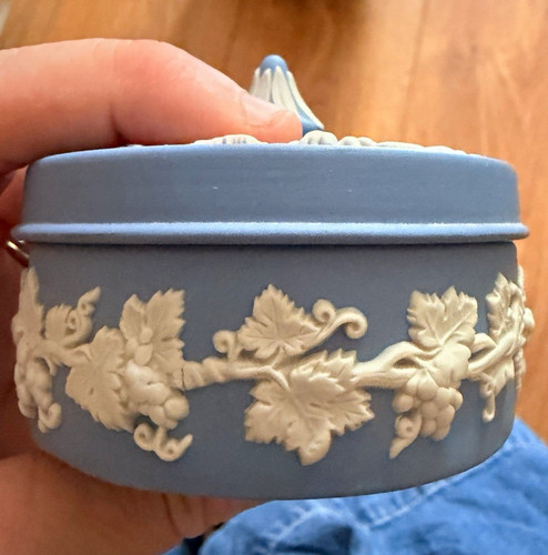Wedgwood blue white - blue,