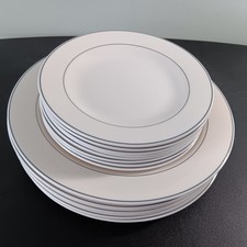 Set Of 8 Each Unused Arcopal