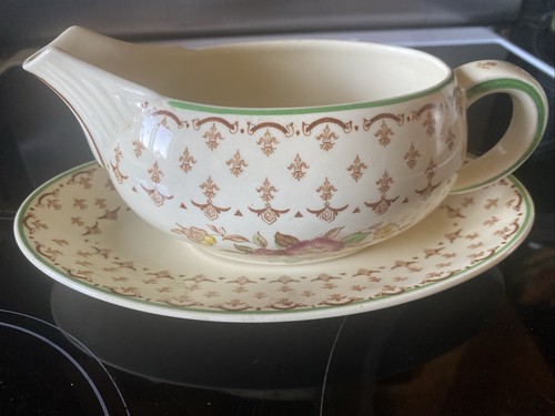 The marion gravy - gravy, boat