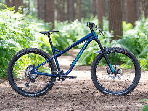 Identiti aka mountain - identiti, bike