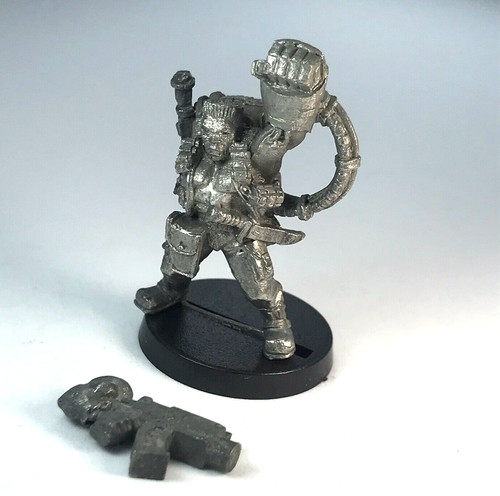 Catachan lieutenant commander - lieutenant,
