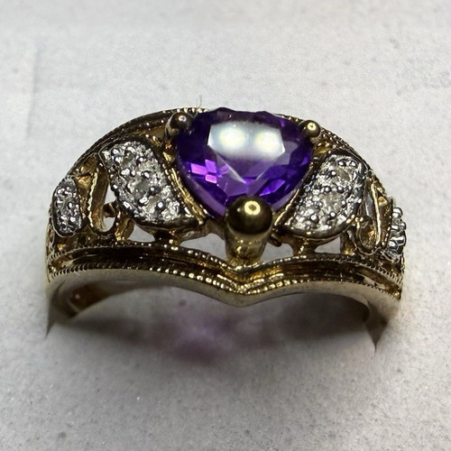 9ct gold 375 - 375, diamond