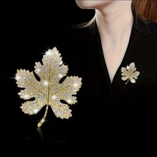 Womens Elegant Shimmering Leaf