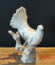 Valencia Porcelain Figure of A Fantail Dove