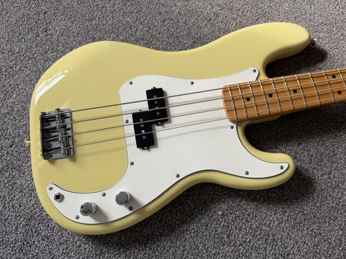 Fender precision bass guitar - precision, p