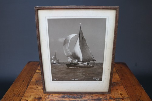 Beken son cowes - beken, b&w