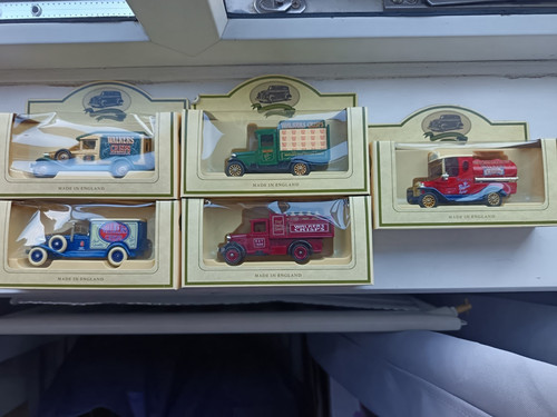 Lledo walkers crisps vans set - lledo,