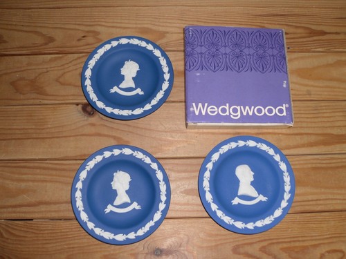 Wedgwood dark blue jasperware - wedgwood,