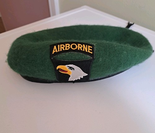 Green woolen beret - green, with