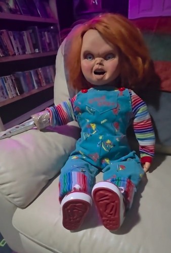 Life size chucky - size,