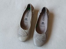 Brand New Women's Softwaves Shoes UK Size 4.5
