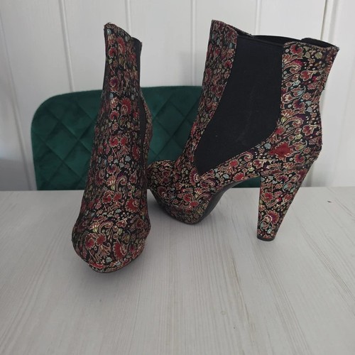 Rocket dog whimsical jacquard - rocket,