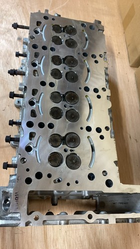 Reconditioned cylinder head - reconditioned,
